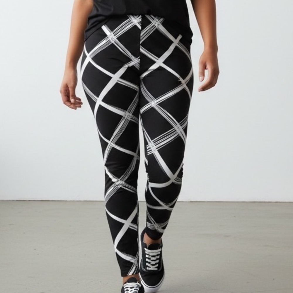 LBisse Black White Print Leggings Plus 1X USA NEW mod minimalist geometric